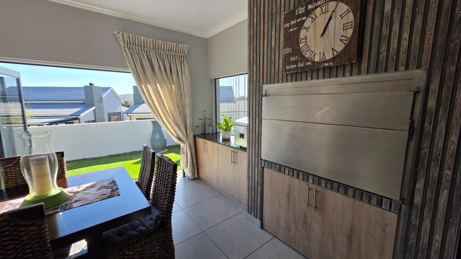 3 Bedroom Property for Sale in Hartenbos Heuwels Western Cape